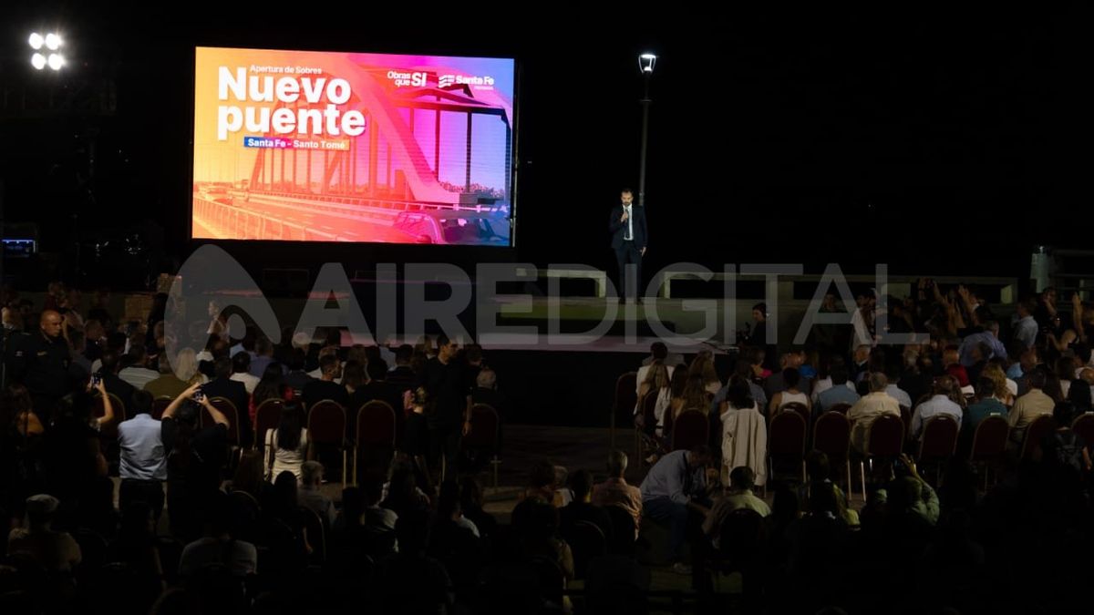Con un gran evento, se realizó la apertura de sobres del nuevo puente Santa Fe - Santo Tomé. Con un gran evento, se realizó la apertura de sobres del nuevo puente Santa Fe - Santo Tomé.