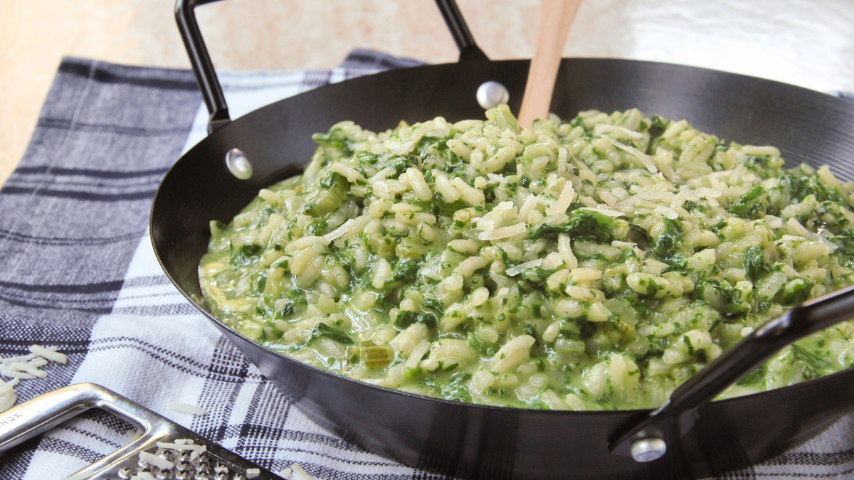 Cómo hacer risotto de pollo y espinacas súper fácil: la receta más simple y rápida para preparar en casa