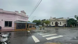 altText(Millonario robo en barrio Candioti: desvalijaron dos bares en Las Heras y Castellanos)}