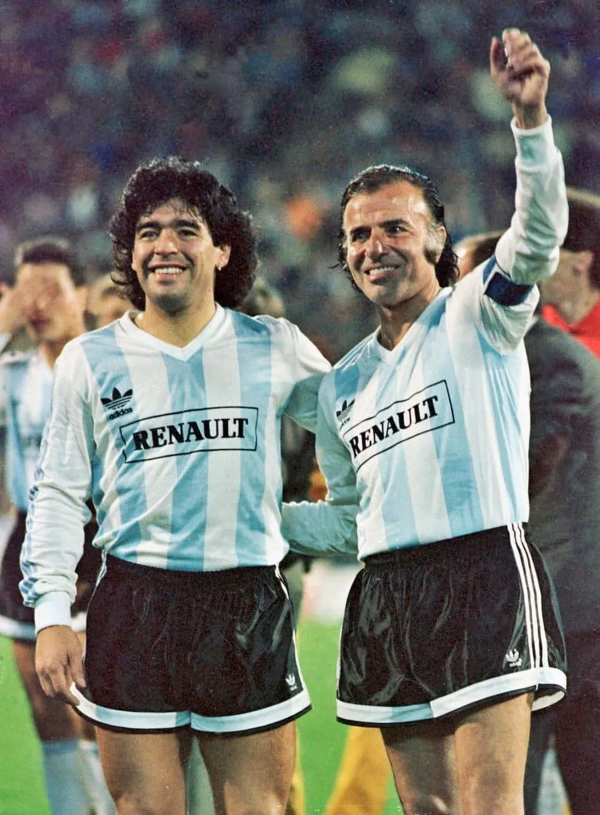 El día que Menem jugó con Maradona en la Selección Argentina. El día que Menem jugó con Maradona en la Selección Argentina.
