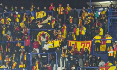 El gran gesto de los hinchas colombianos con una bandera de las Islas Malvinas en La Bombonera. El gran gesto de los hinchas colombianos con una bandera de las Islas Malvinas en La Bombonera.