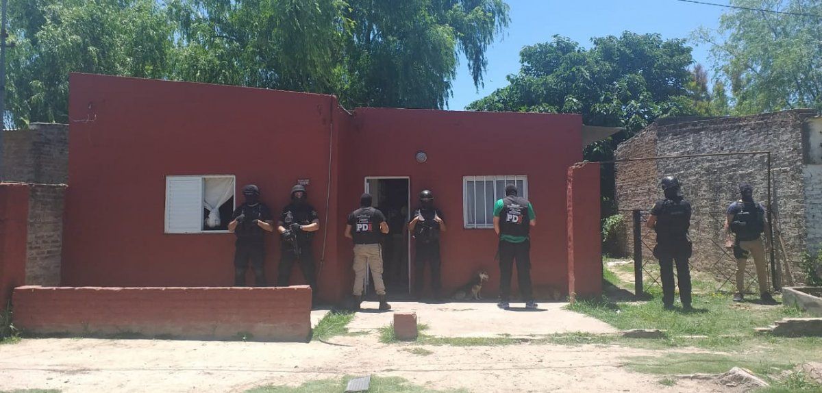 Se observan cotidianamente personas entrando y saliendo de los búnkers de venta de drogas a lo largo y ancho del país. ¿Esas personas no tienen derecho a que el Estado las asesore sobre su consumo?