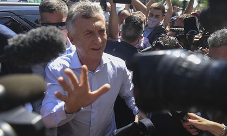 El análisis de la admisibilidad del recurso deberá enfocarse en lo atinente a la recurribilidad de la resolución puesta en tela de juicio, señalaron los jueces Alejandro Tazza y Eduardo Jiménez que a renglón seguido reconocieron que se advierte que la misma no reviste la calidad de sentencia definitiva u homologable. El análisis de la admisibilidad del recurso deberá enfocarse en lo atinente a la recurribilidad de la resolución puesta en tela de juicio, señalaron los jueces Alejandro Tazza y Eduardo Jiménez que a renglón seguido reconocieron que se advierte que la misma no reviste la calidad de sentencia definitiva u homologable.