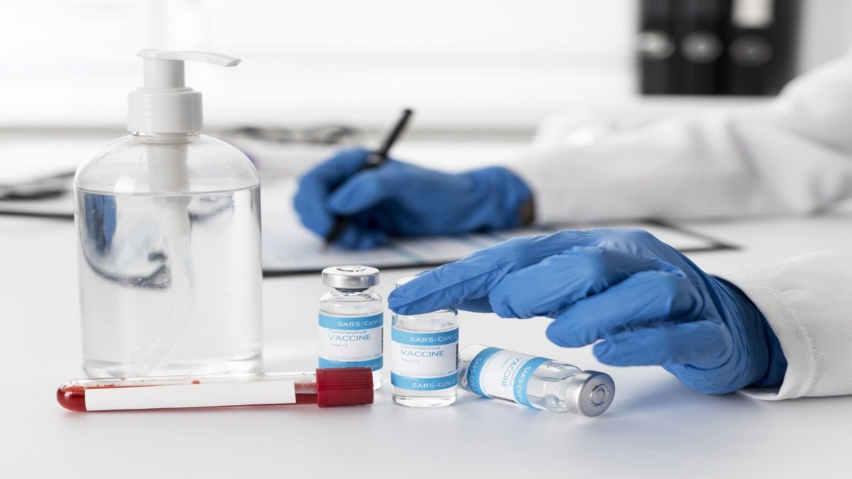 Ambos laboratorios están realizando ensayos para comprobar fehacientemente el nivel de anticuerpos protectores.