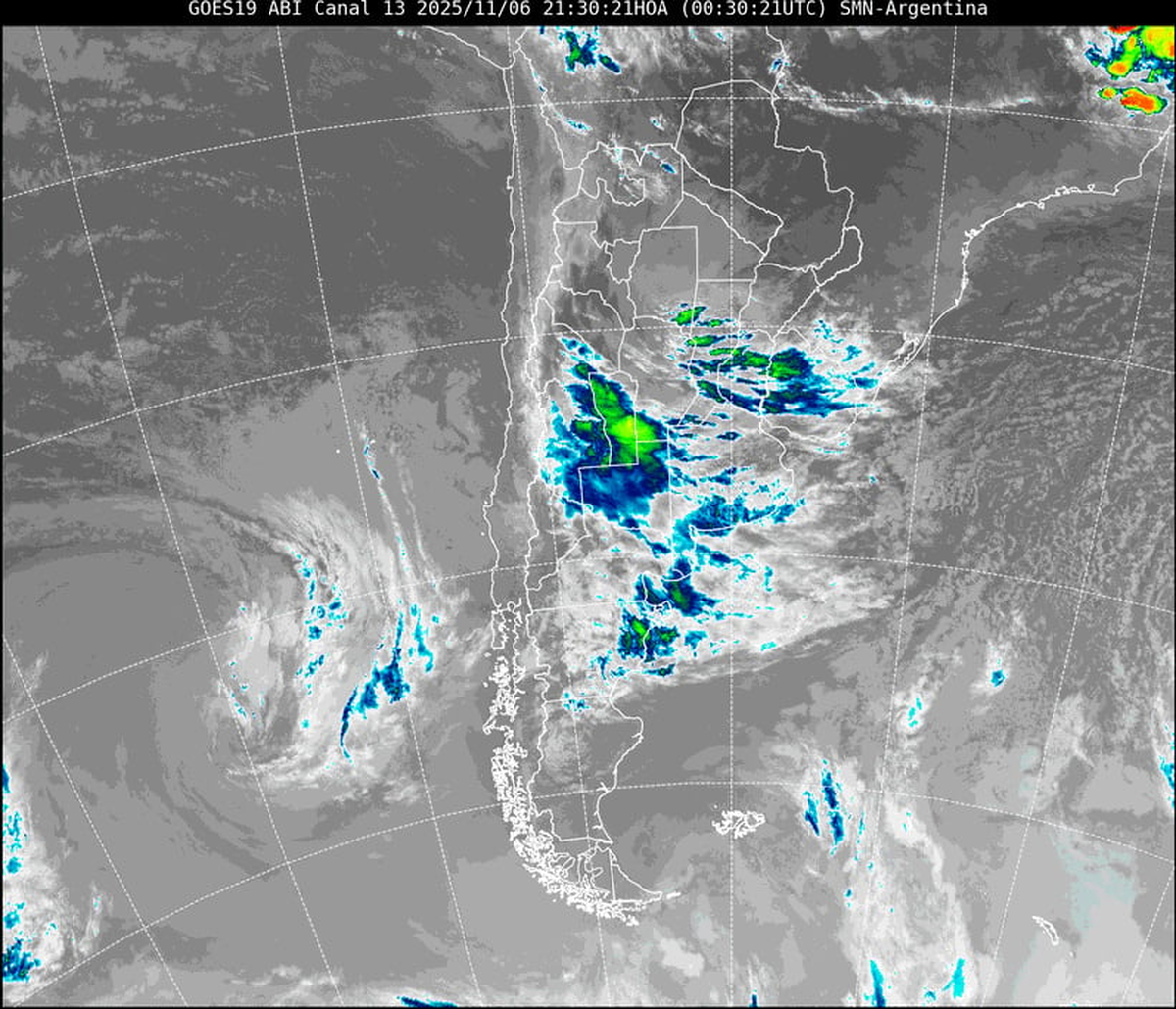 La imagen satelital muestra lluvias y tormentas en distintos puntos de la provincia de Santa Fe. La imagen satelital muestra lluvias y tormentas en distintos puntos de la provincia de Santa Fe.