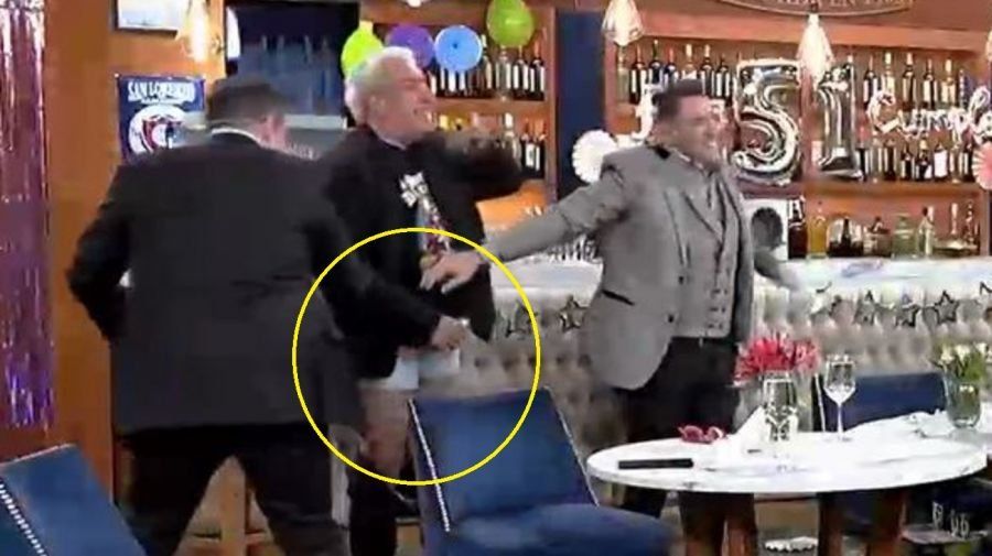 Coco Sily quedó en ropa interior durante el programa