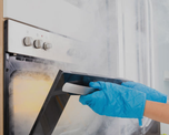 Hay ocasiones en donde la cocina se puede llegar a llenar de humo, pero hay pequeños trucos que son perfectos para estas ocasiones. Hay ocasiones en donde la cocina se puede llegar a llenar de humo, pero hay pequeños trucos que son perfectos para estas ocasiones.