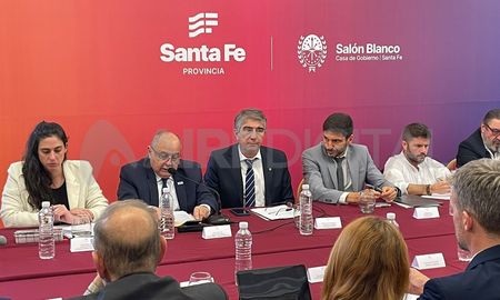 Se llevó a cabo una reunión de la Junta Provincial de Seguridad, de la que participó una gran cantidad de funcionarios del Poder Ejecutivo, representantes del Poder Judicial y los presidentes de los bloques legislativos. Se llevó a cabo una reunión de la Junta Provincial de Seguridad, de la que participó una gran cantidad de funcionarios del Poder Ejecutivo, representantes del Poder Judicial y los presidentes de los bloques legislativos.