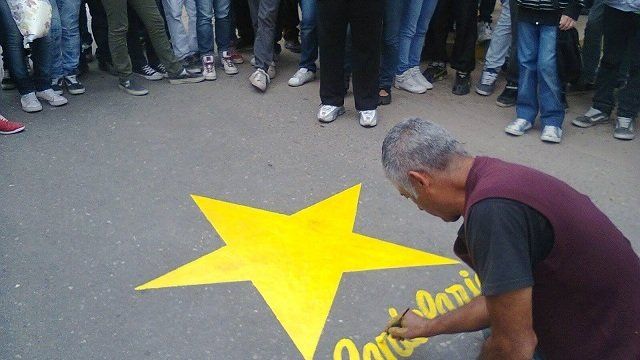 La conmovedora historia detrás de las “estrellas amarillas”