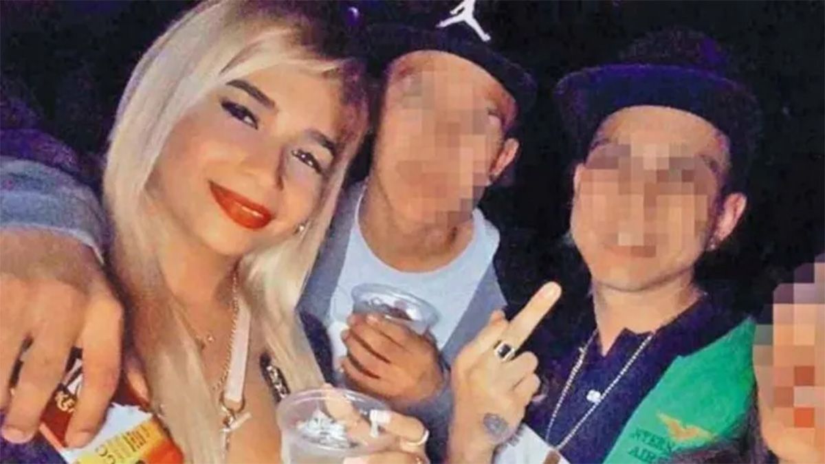 Con solo 24 años, Lucía Uberti coordinó una ofensiva sin precedentes para intimidar a jueces, fiscales y policías involucrados en causas contra Los Monos. Con solo 24 años, Lucía Uberti coordinó una ofensiva sin precedentes para intimidar a jueces, fiscales y policías involucrados en causas contra Los Monos.