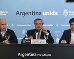 El presidente Alberto Fernández, flanqueado por el jefe de Gobierno porteño, Horacio Rodríguez Larreta y el gobernador bonaerense, Axel Kicillof, pidió No aflojen al anunciar la prórroga del aislamiento hasta el 7 de junio inclusive. El presidente Alberto Fernández, flanqueado por el jefe de Gobierno porteño, Horacio Rodríguez Larreta y el gobernador bonaerense, Axel Kicillof, pidió No aflojen al anunciar la prórroga del aislamiento hasta el 7 de junio inclusive.