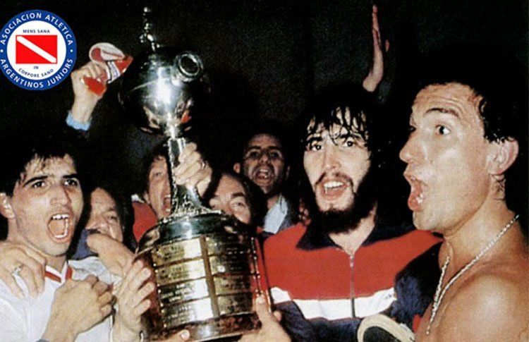 El día en que un club de barrio fue campeón en Asunción: Argentinos Juniors y su encuentro con la gloria