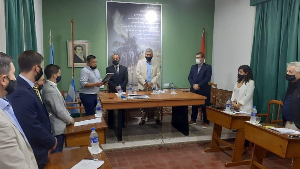 El Concejo de San Justo cuenta con seis integrantes, al momento de presentar la iniciativa, cuatro de los ediles presentes decidieron enviarla a comisión. Lo que implica una demora en el tratamiento de la norma.