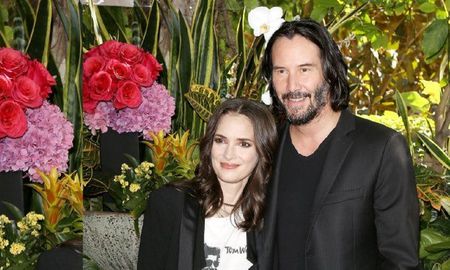 Keanu Reeves y Winona Ryder llevan 30 años casados ante los ojos de dios. Keanu Reeves y Winona Ryder llevan 30 años casados ante los ojos de dios.