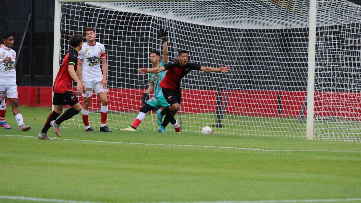 Colón goleó 5-0 a Barracas Central este sábado en el estadio Brigadier López por la fecha 16 del Torneo de Reserva LPF.