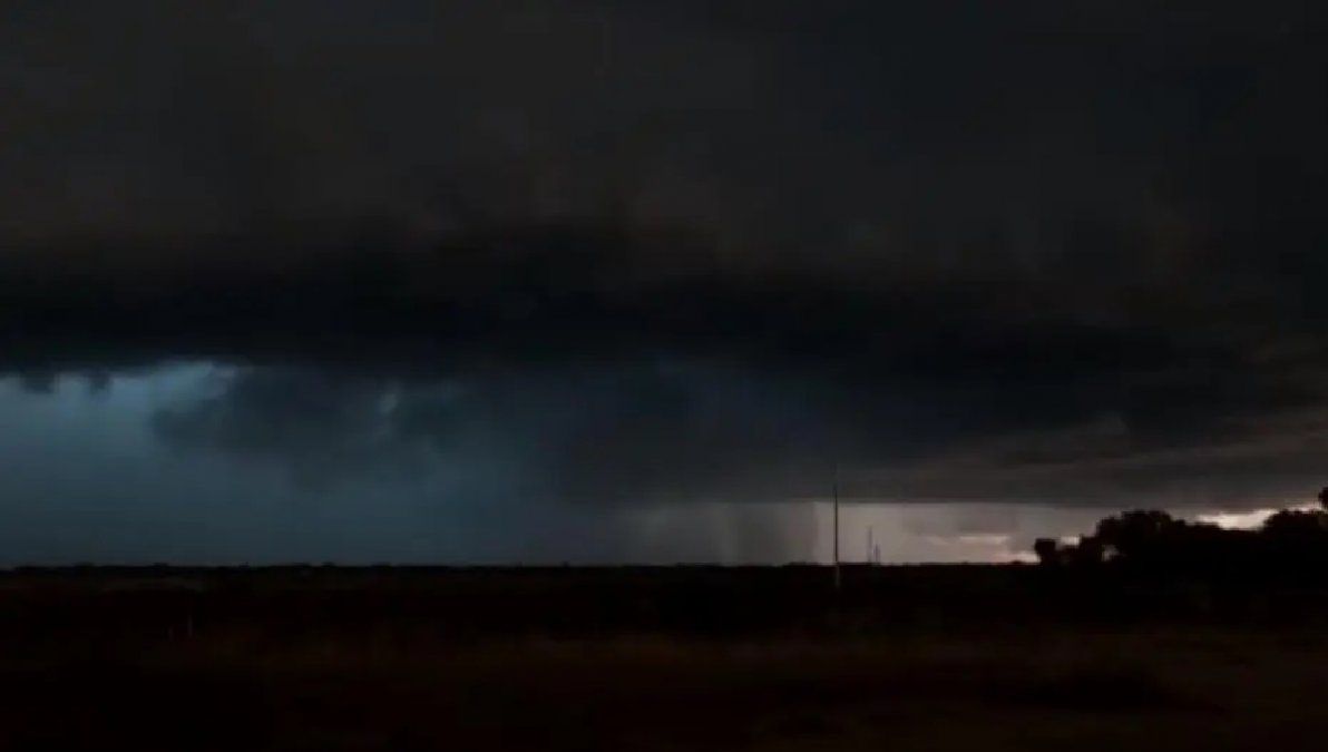 Filmó un extraño fenómeno en el cielo chaqueño y el video se hizo viral