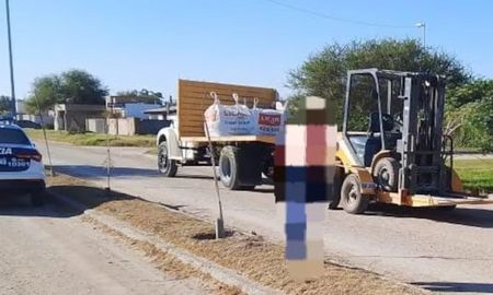 Un nene de 9 años murió tras fue golpeado por un autoelevador en Córdoba. (Foto: El Doce)