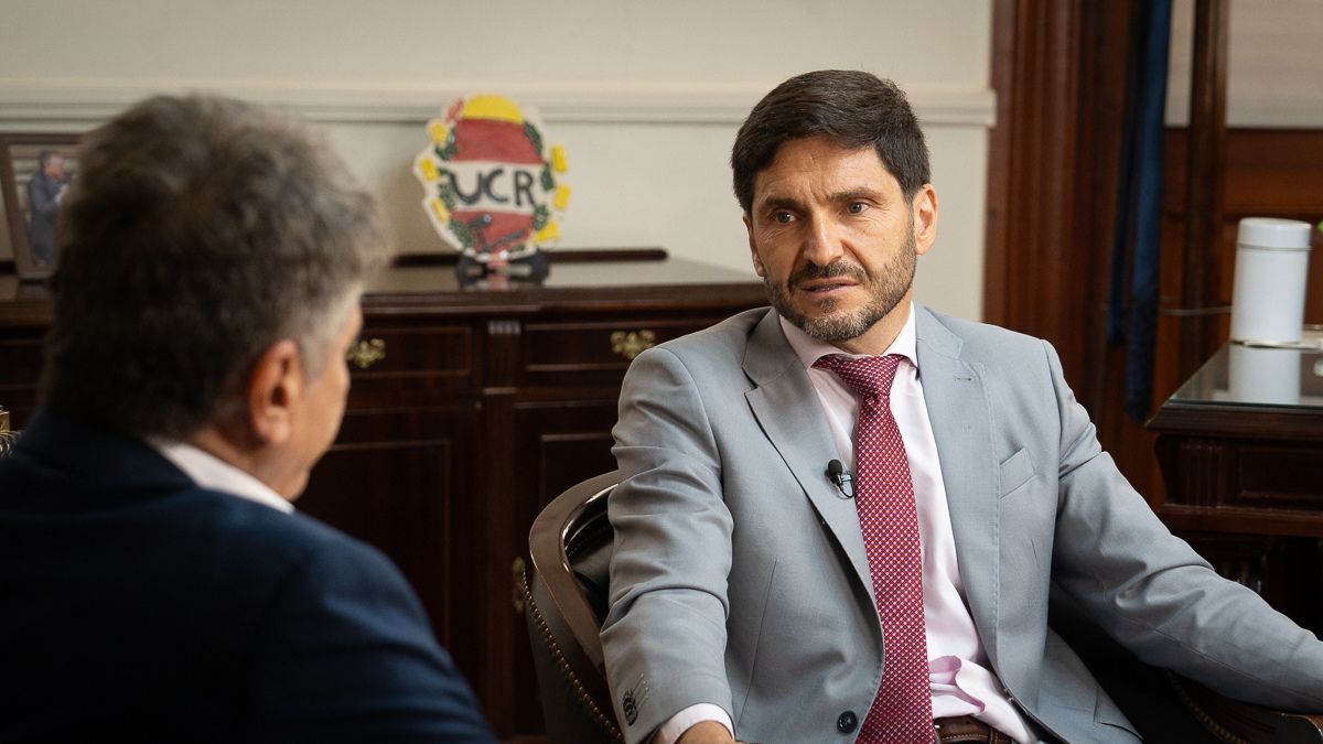 Maximiliano Pullaro recibió en exclusiva a Luis Mino en la Casa de Gobierno. El reportaje completo se publicará en AIRE el 10 de diciembre.