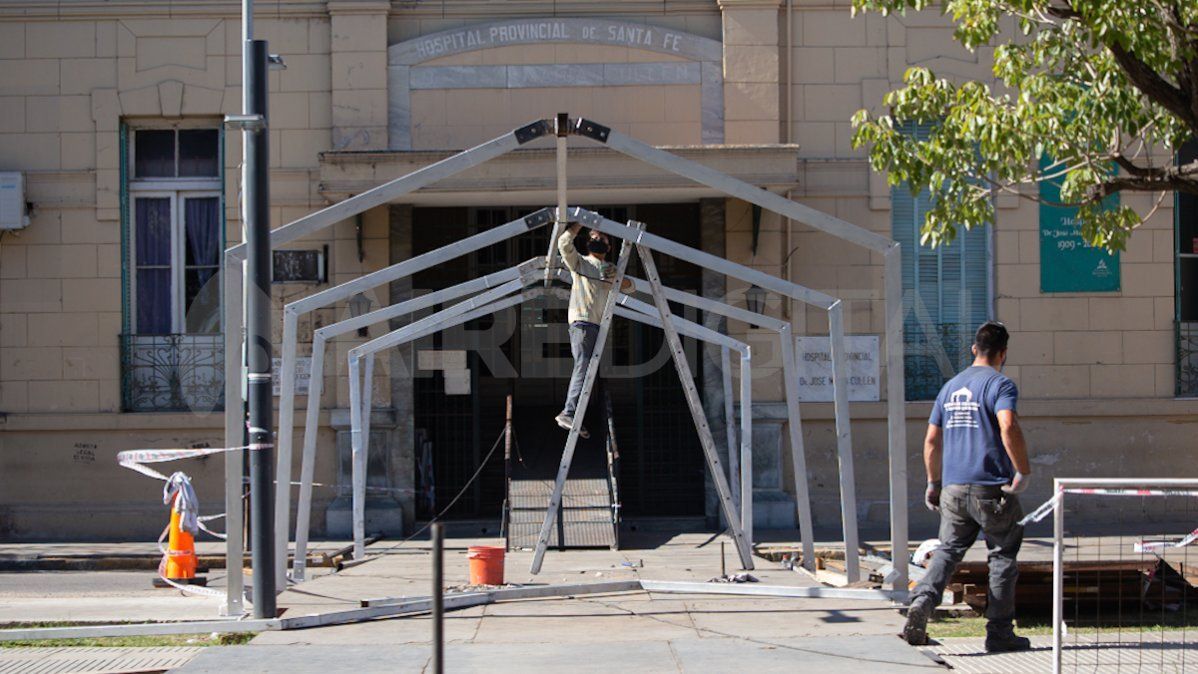 Montan el esqueleto de la manga que conectará el hospital Cullen con el hospital militar.