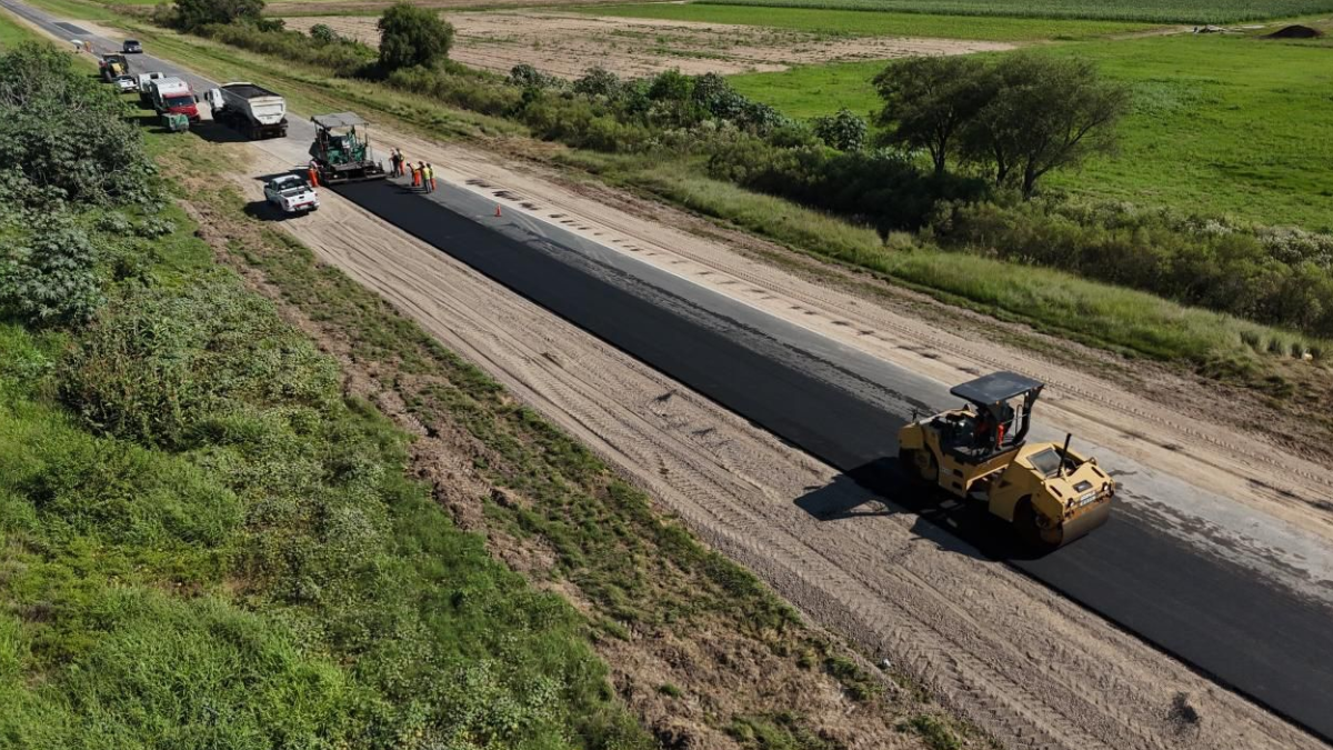 Los trabajos se basan en el fresado corrector de crestas y deformaciones, reparaciones superficiales y profundas, demarcación horizontal y sellado de fisuras. Los trabajos se basan en el fresado corrector de crestas y deformaciones, reparaciones superficiales y profundas, demarcación horizontal y sellado de fisuras.
