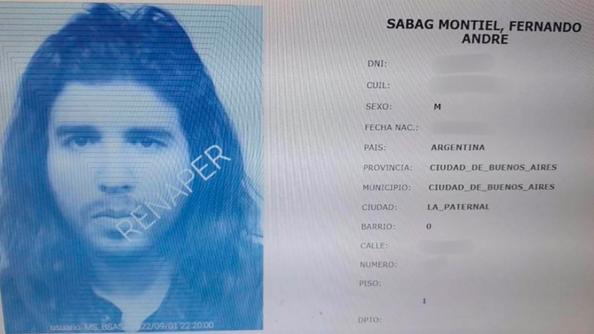 El hombre nacido el 13 de enero de 1987 vive en la actualidad en un departamento de un edificio en la calle Terrada al 2300.