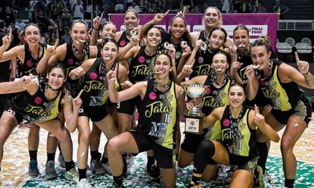 El equipo de básquet femenino de El Talar, denunció que fueron grabadas mientras se duchaban tras un encuentro en Rosario. El equipo de básquet femenino de El Talar, denunció que fueron grabadas mientras se duchaban tras un encuentro en Rosario.