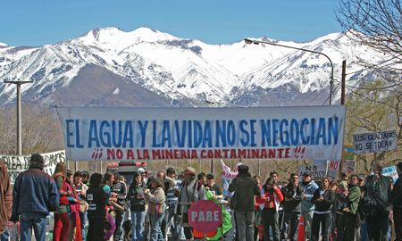 El debate sobre la minería en Argentina se intensifica con el controvertido proyecto San Jorge, ubicado en Uspallata, Mendoza. El debate sobre la minería en Argentina se intensifica con el controvertido proyecto San Jorge, ubicado en Uspallata, Mendoza.