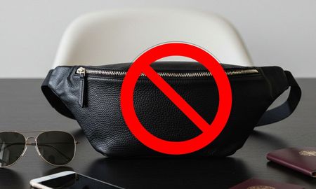La riñonera cambia al bolso cruzado. La riñonera cambia al bolso cruzado.