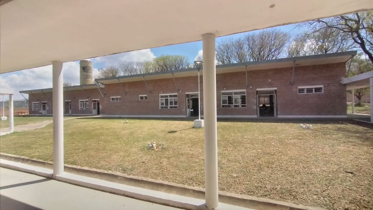 Tensión en la escuela tras una pelea entre estudiantes.