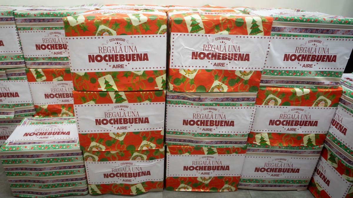 Es importante que la caja sea de cartón y se entregue cerrada y forrada.