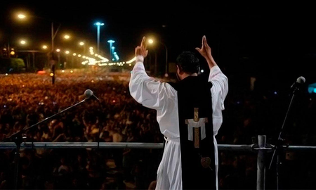 Tras dos años sin poder hacerse por la pandemia del coronavirus, vuelve el Vía Crucis del padre Ignacio. Tras dos años sin poder hacerse por la pandemia del coronavirus, vuelve el Vía Crucis del padre Ignacio.