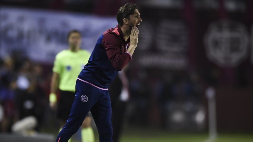 A Valenti lo necesito en Lanús, dijo el DT Zubeldía por su negativa a cederlo al Sub 23