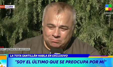 La Tota Santillán reapareció tras su internación y habló sobre su intento de suicidio: Es verdad que me quise lastimar La Tota Santillán reapareció tras su internación y habló sobre su intento de suicidio: Es verdad que me quise lastimar