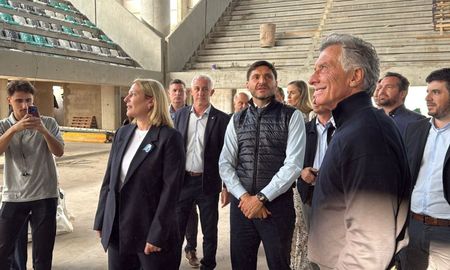 La visita tuvo además un componente político. Consultado sobre el futuro del gobernador, Macri valoró la reforma constitucional santafesina que habilita una sola reelección. La visita tuvo además un componente político. Consultado sobre el futuro del gobernador, Macri valoró la reforma constitucional santafesina que habilita una sola reelección.