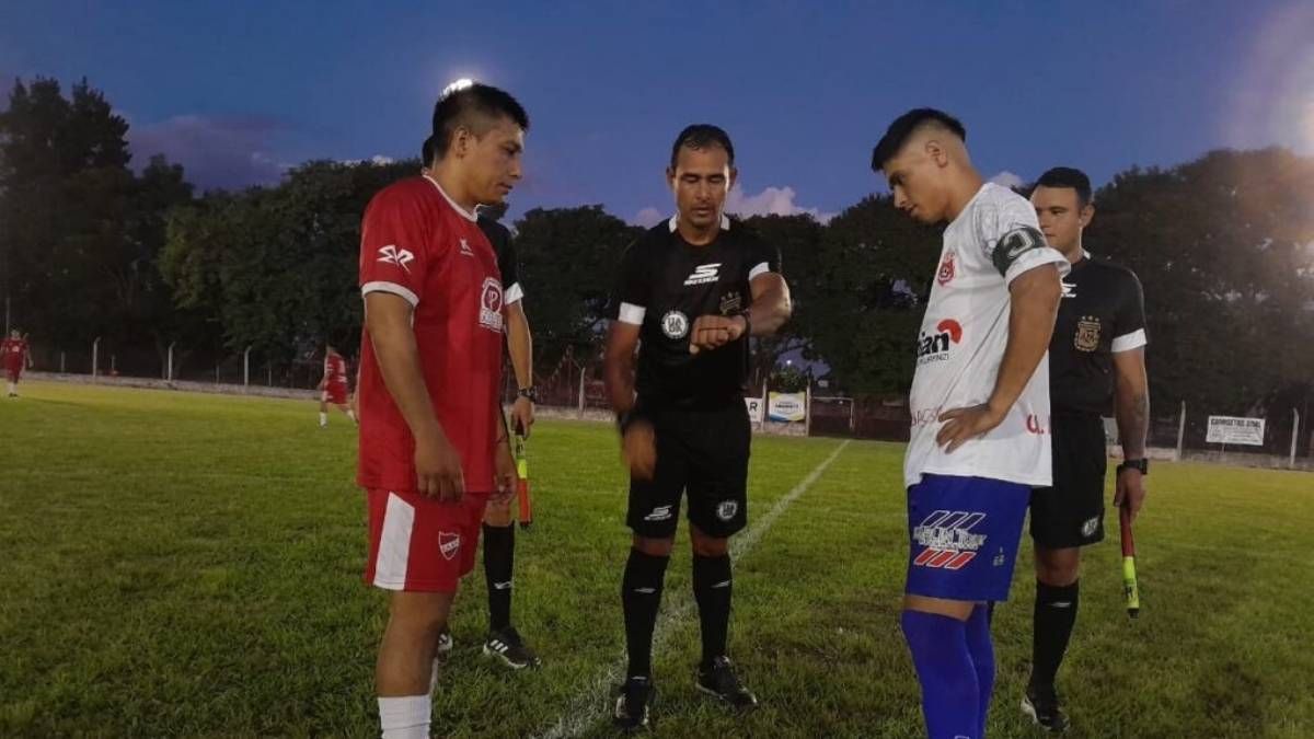 Se disputó la sexta fecha del torneo Apertura de Liga Reconquitense de Fútbol donde manda Matienzo de Romang. Foto: Radio Amanecer. Se disputó la sexta fecha del torneo Apertura de Liga Reconquitense de Fútbol donde manda Matienzo de Romang. Foto: Radio Amanecer.