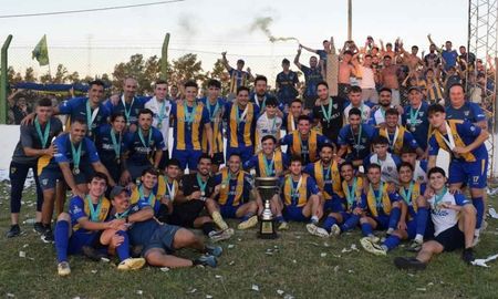 Centenario de San José de la Esquina, bicampeón de la Copa Federación. Foto: prensa Centenario. Centenario de San José de la Esquina, bicampeón de la Copa Federación. Foto: prensa Centenario.