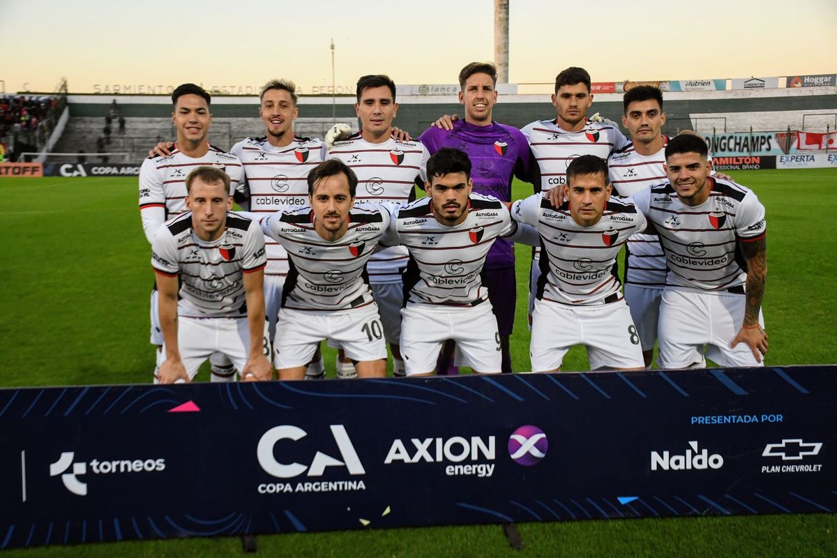 Los once de Colón ante Los Andes, por la Copa Argentina. Los once de Colón ante Los Andes, por la Copa Argentina.