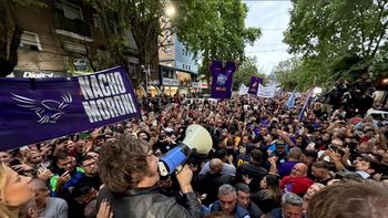 Milei hizo una caravana en el conurbano bonaerense y pidió 