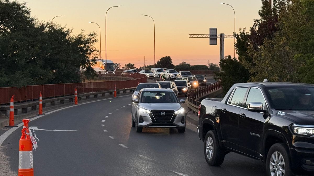 Tránsito cargado en el viaducto Oroño.&nbsp;