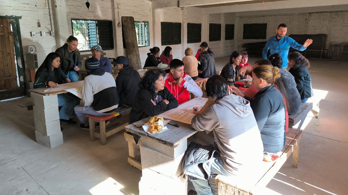 Vecinos y vecinas de Las Lomas, Candioti y La Boca participaron de talleres comunitarios para identificar riesgos ambientales y clim&aacute;ticos en la ciudad de Santa Fe.