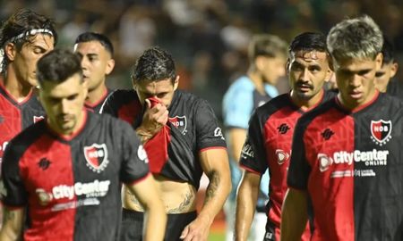 Arde Newells tras la derrota. Arde Newells tras la derrota.