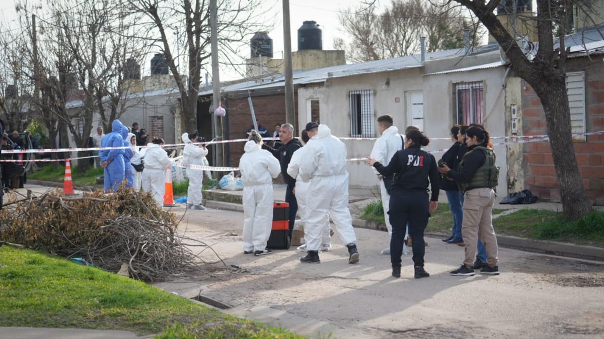 El intento de femicidio ocurrió el viernes en la vivienda familiar en el barrio Nueva Esperanza