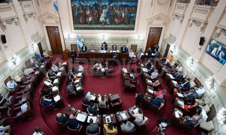 Diputados del peronismo impulsan frenar un posible aumento por decreto de la edad jubilatoria en Santa Fe. Diputados del peronismo impulsan frenar un posible aumento por decreto de la edad jubilatoria en Santa Fe.
