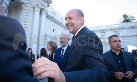 Omar Perotti lidera el bloque Hacemos Santa Fe en la Cámara de Diputados de la Provincia y todo indica que avalará la posibilidad de reforma constitucional para el año que viene. Omar Perotti lidera el bloque Hacemos Santa Fe en la Cámara de Diputados de la Provincia y todo indica que avalará la posibilidad de reforma constitucional para el año que viene.