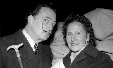 Salvador Dalí y Gala fueron grandes compañeros de vida. Ella falleció en 1982 y él dos años después.&nbsp;