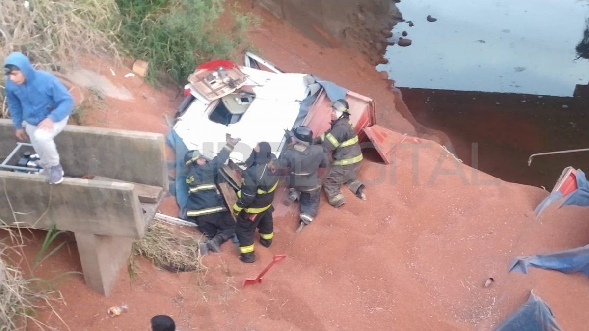 El accidente ocurrió a la altura del Kilómetro 131 de la Autopista Santa Fe-Rosario.