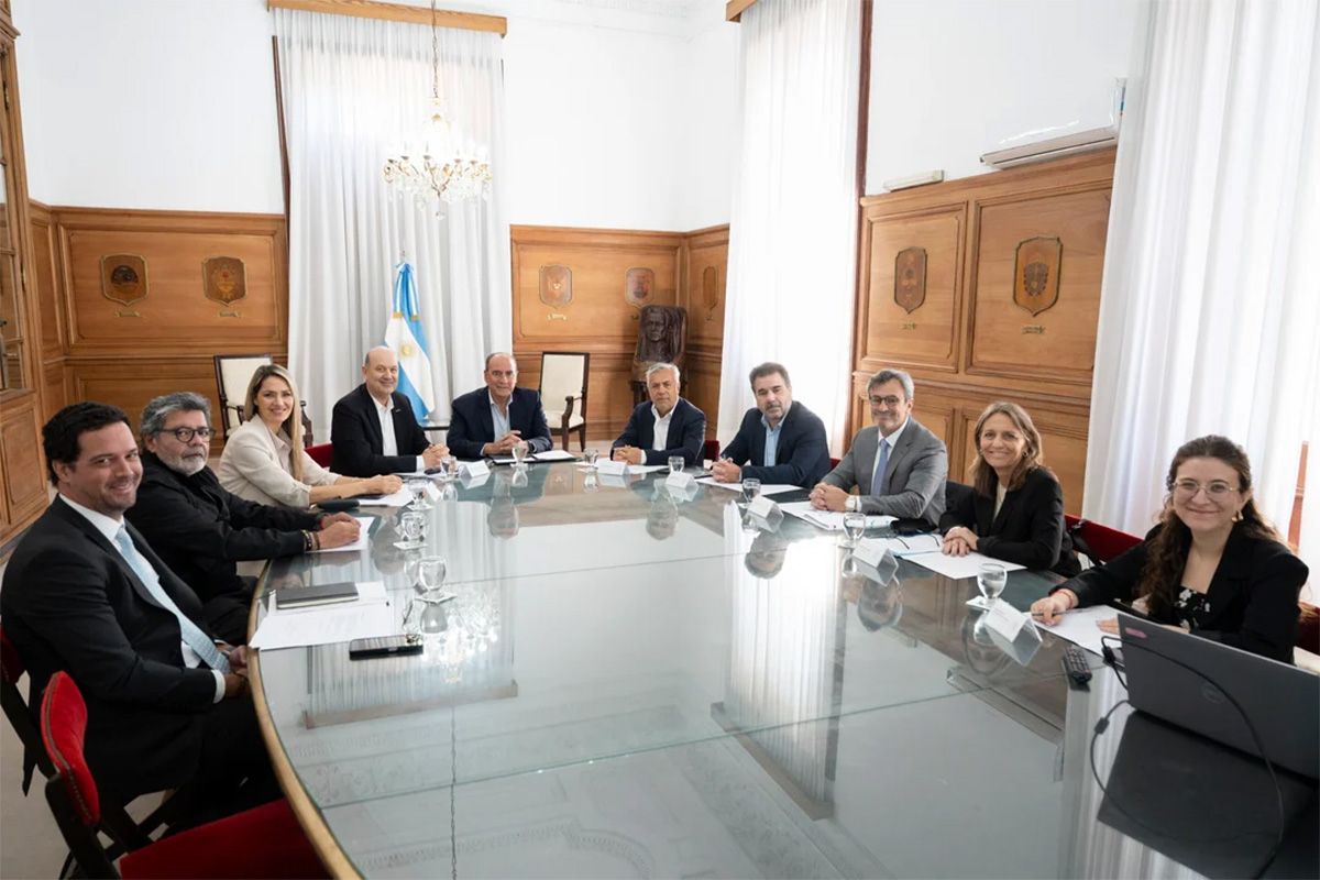 Una de las últimas reuniones del Consejo de Mayo cuando Guillermo Francos aún oficiaba como jefe de Gabinete.