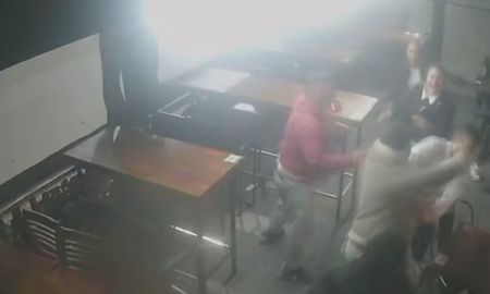 Los agresores fueron filmados por una cámara del restaurante. Los agresores fueron filmados por una cámara del restaurante.