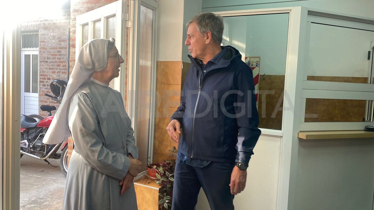 El intendente Emilio Jatón estuvo presente en la inauguración del refugio en el norte de la ciudad. El intendente Emilio Jatón estuvo presente en la inauguración del refugio en el norte de la ciudad.