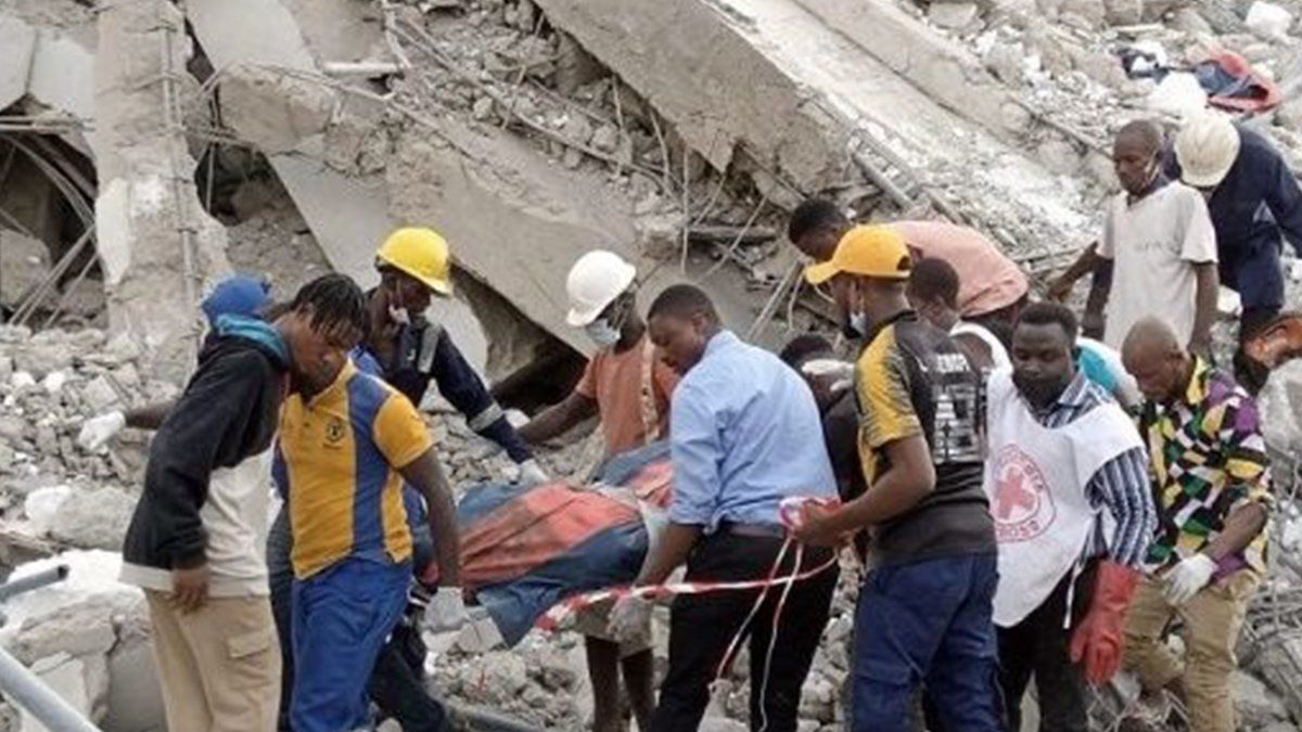 El edificio de 21 pisos, situado en el distrito de Ikoyi, se derrumbó el lunes 1 de noviembre. La causa del accidente aún no se determinó.